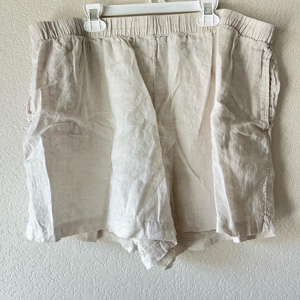 H&M High-Waist Linen-Blend Shorts — Light Beige